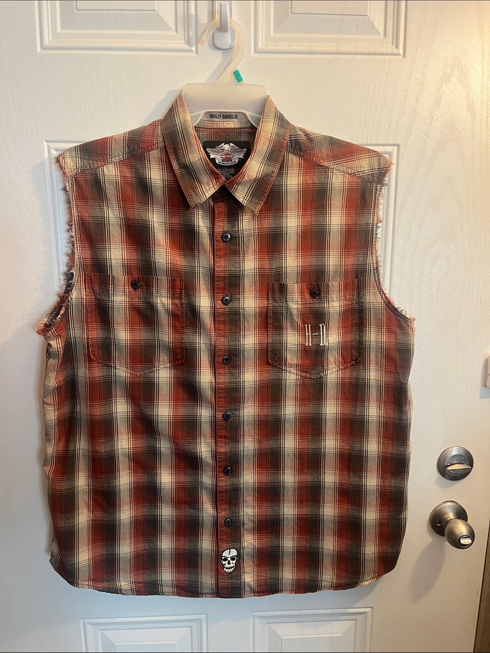 Harley-Davidson Men's Red and Cream Plaid Sleeveless Button-Down Shirt Vest